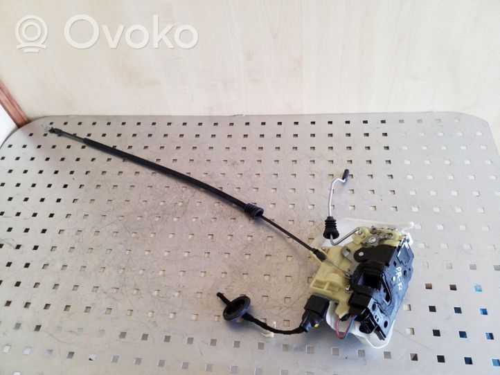 Volkswagen Polo IV 9N3 Front door lock 