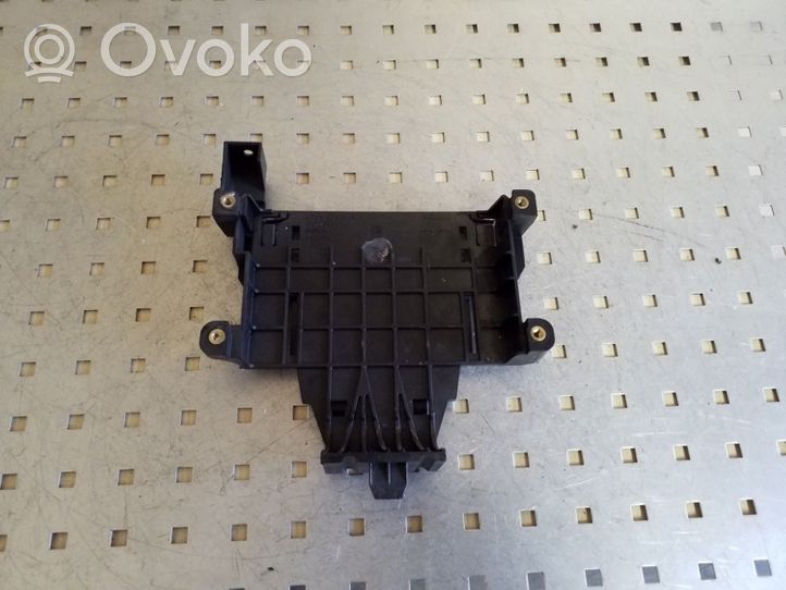 Volvo V70 Kita variklio skyriaus detalė 30729835