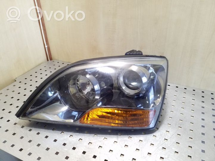 KIA Sorento Lampa przednia 921013E5XX