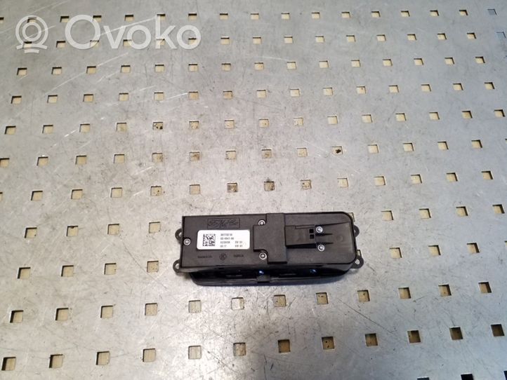 Volvo V50 Electric window control switch 30773210