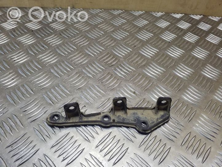 Audi A2 Soporte de montaje del parachoques trasero 8Z0853883