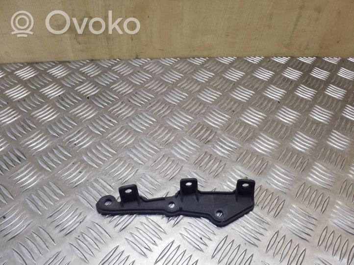 Audi A2 Supporto di montaggio del parafango 8Z0853883