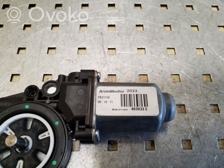 Nissan Qashqai Priekinis varikliukas langų pakėlėjo 402033E