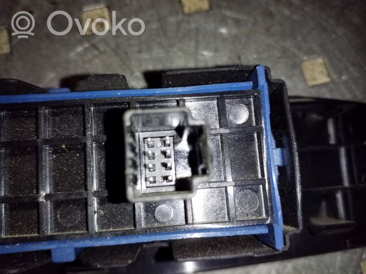 Toyota Avensis T270 Interruptor del elevalunas eléctrico 7427205040