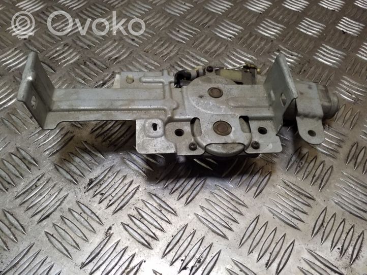 Toyota RAV 4 (XA20) Moteur / actionneur 8573033010