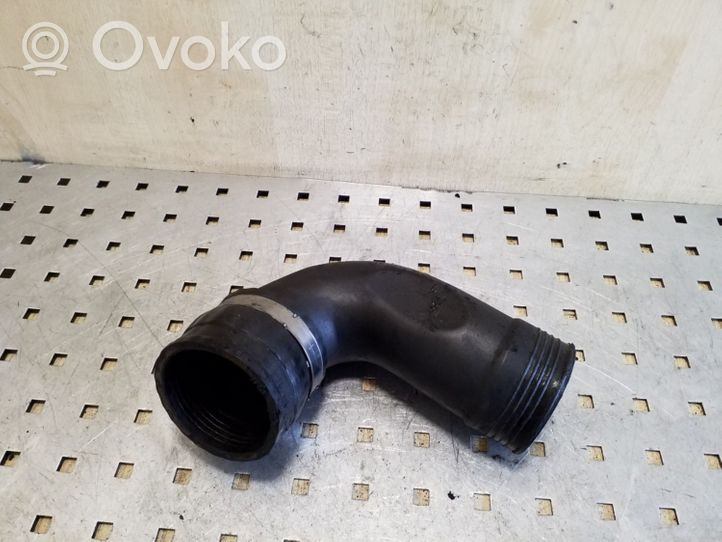 Volvo XC70 Tube d'admission de tuyau de refroidisseur intermédiaire 30751920