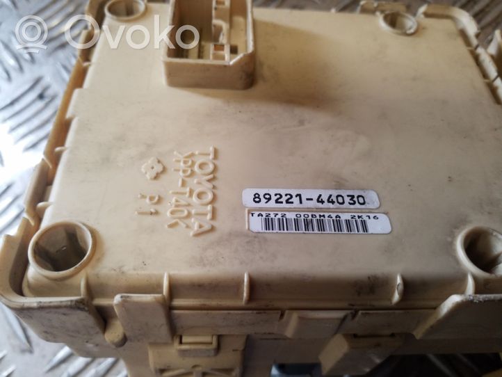 Toyota Avensis Verso Module de fusibles 8922144030