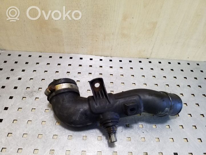 Toyota Avensis T270 Tube d'admission de tuyau de refroidisseur intermédiaire 173620R030