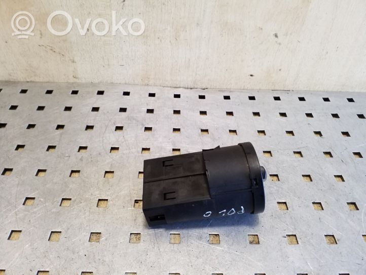 Volkswagen Polo IV 9N3 Light switch 6Q0941531C