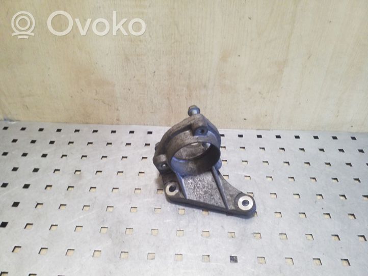 Opel Zafira C Staffa del cuscinetto di supporto dell’albero di trasmissione 13219107