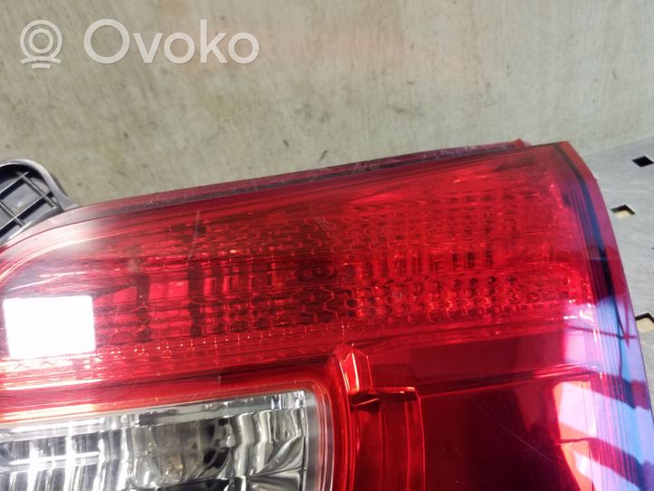 Subaru Outback Lampy tylnej klapy bagażnika 13220072