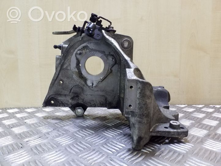 Opel Astra H Polttoainepumpun kiinnike 55187918