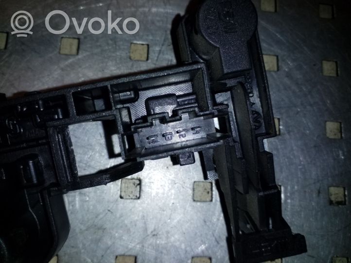 Volkswagen Touareg I Galinio žibinto detalė 7L6945280A