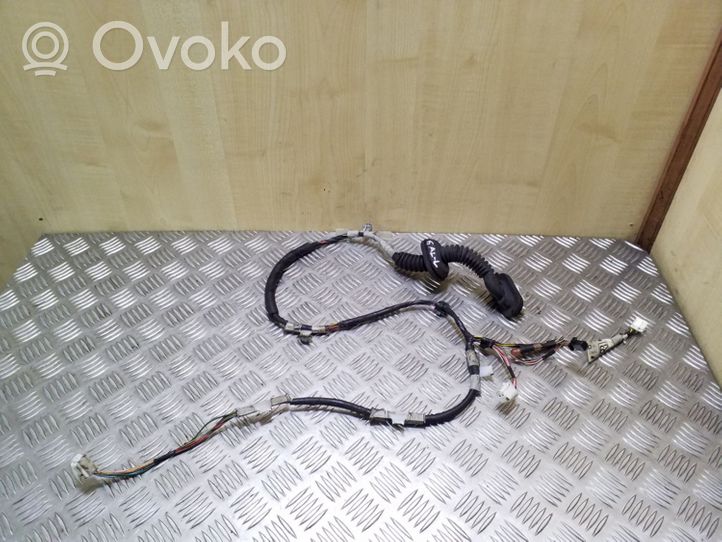 Toyota Avensis T270 Rear door wiring loom 8215405290