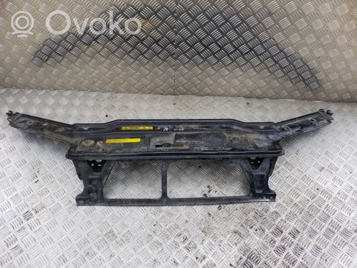 Volvo V70 Staffa del pannello di supporto del radiatore parte superiore 