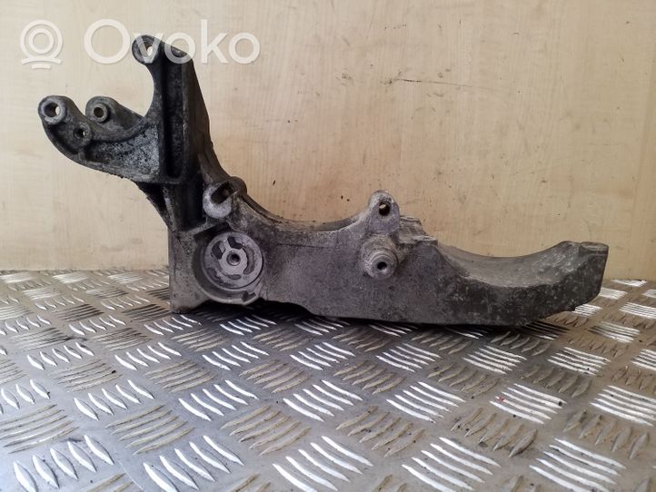 Volvo S40, V40 Support de générateur / alternateur 