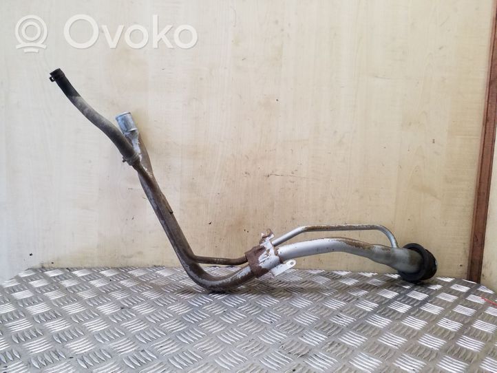 Subaru Outback Tuyau de remplissage de réservoir de carburant 