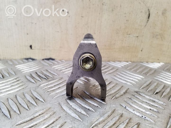 Toyota Corolla E120 E130 Support de pince d'injecteur de carburant 