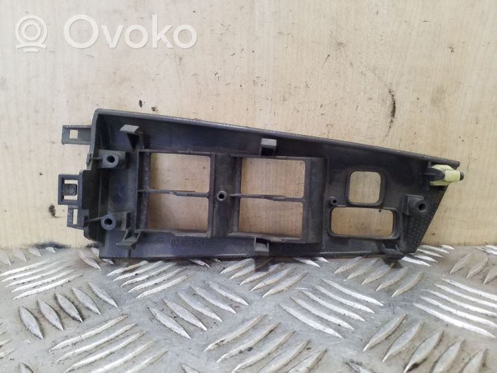 Toyota Corolla E120 E130 Etuoven ikkunan kytkimen kehys 7423202270