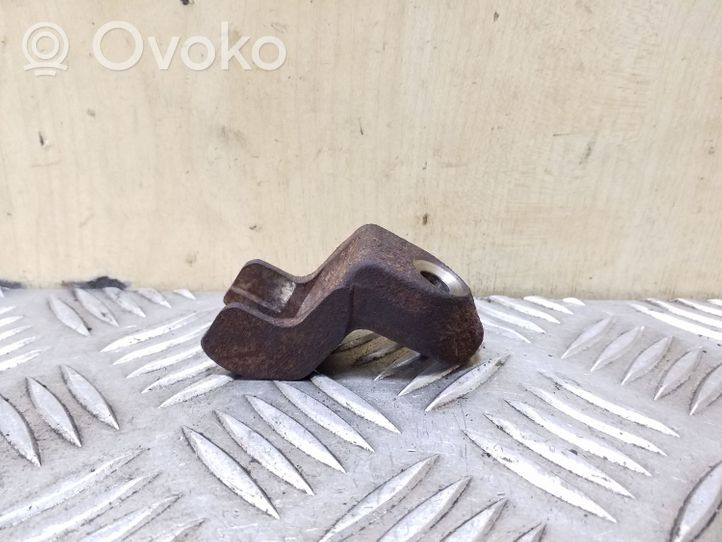 Toyota Avensis T270 Fuel Injector clamp holder 