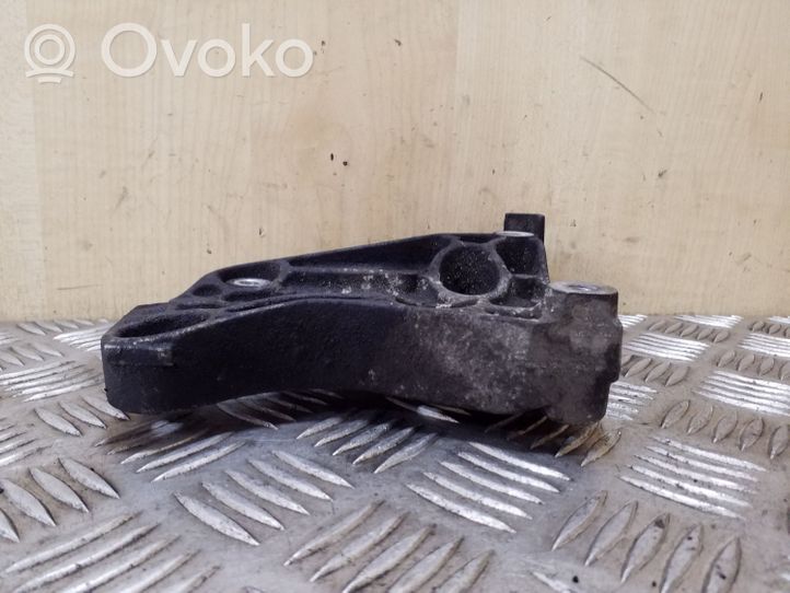 Opel Antara Uchwyt / Mocowanie sprężarki klimatyzacji 96868422