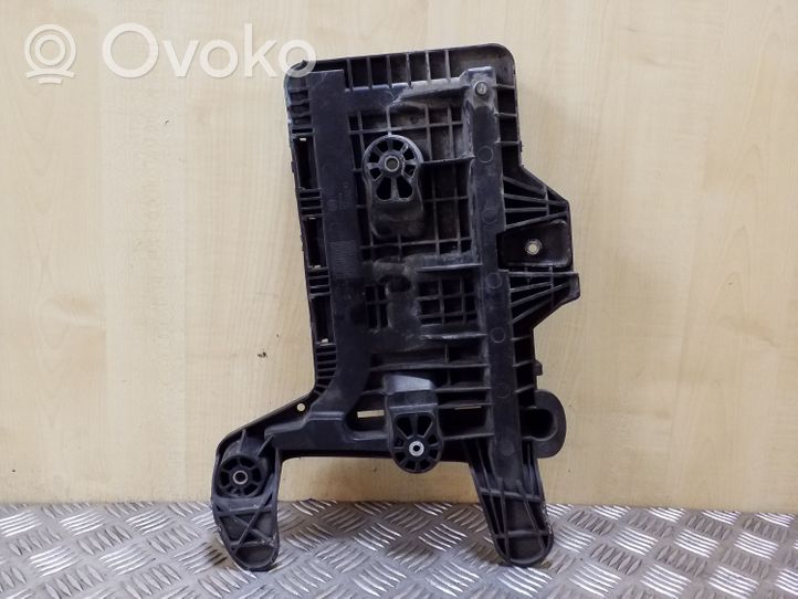 Volkswagen Golf V Vassoio batteria 1K0915333C