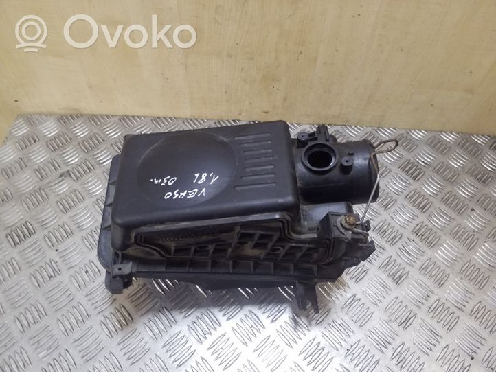 Toyota Corolla Verso E121 Gaisa filtra kaste 1140407340