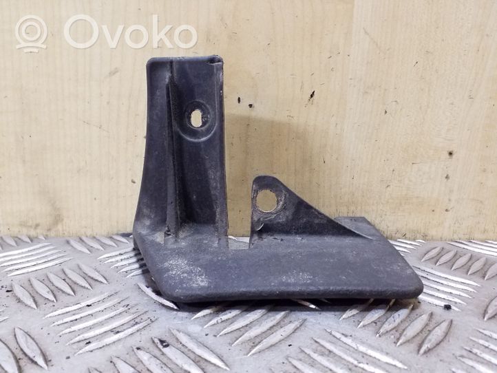 Toyota Corolla Verso E121 Takaroiskeläppä 6563113020