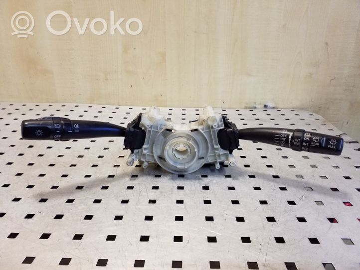 Toyota Avensis T220 Leva/interruttore dell’indicatore di direzione e tergicristallo 17A164LH1