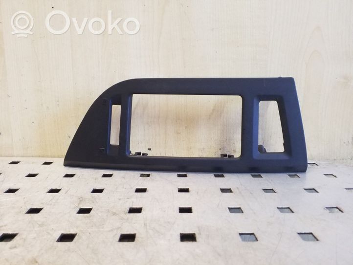 Mitsubishi Pajero Kita panelės detalė 8030A087