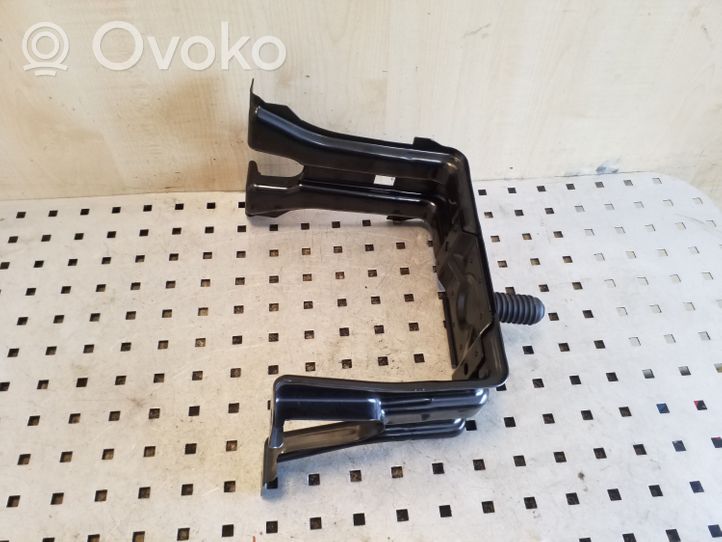 Audi A5 Sportback 8TA Bullone di fissaggio ruota di scorta 8K0802715A