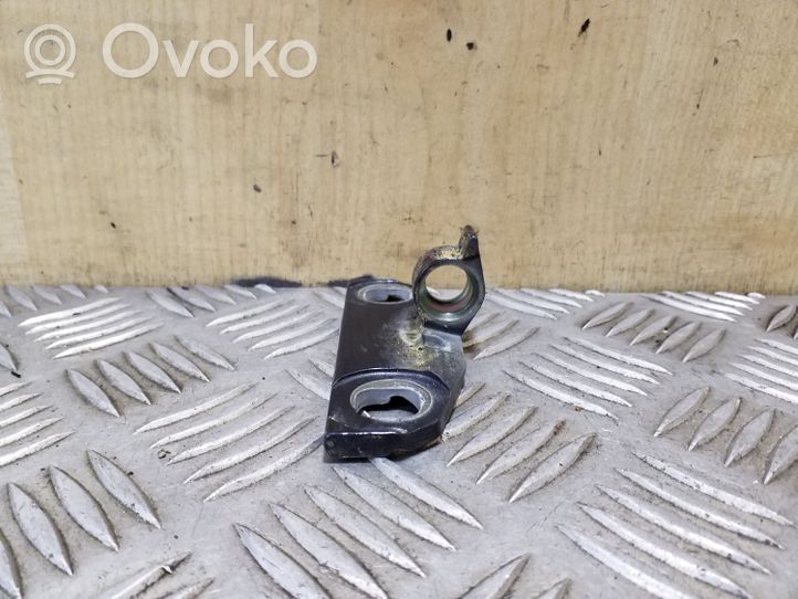 Volvo XC60 Rear door lower hinge 