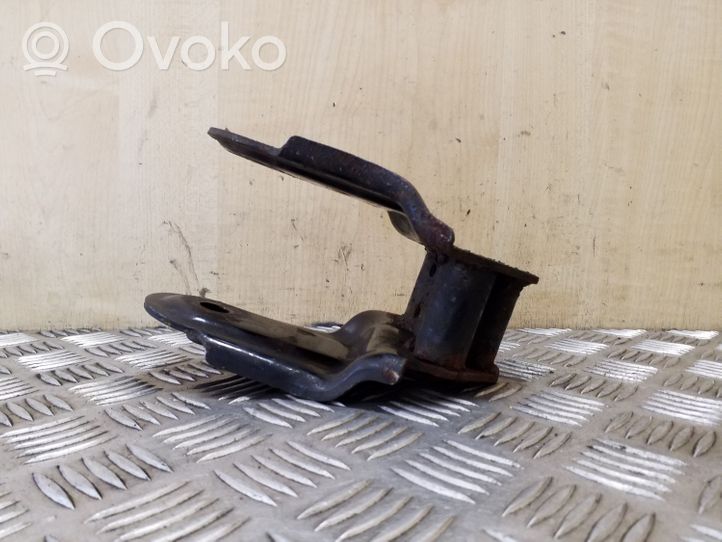 Chevrolet Captiva Gearbox mounting bracket 