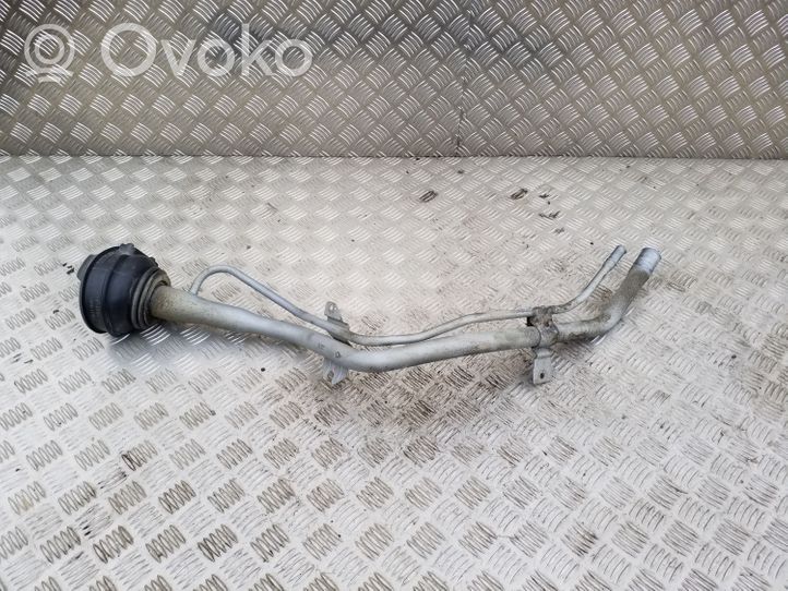 Subaru XV Tuyau de remplissage de réservoir de carburant 