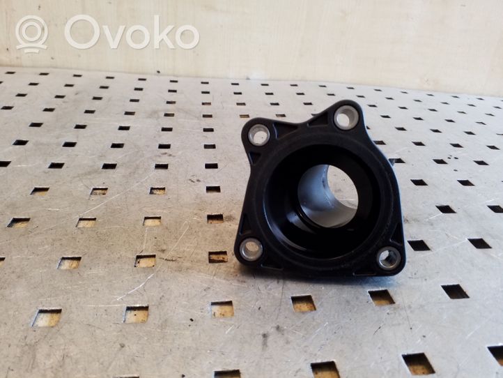 Toyota Verso Tuyau de liquide de refroidissement moteur 163210R020