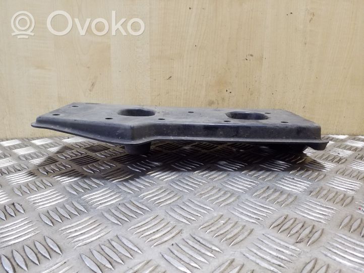 Toyota Verso Couvre soubassement arrière 581680F010