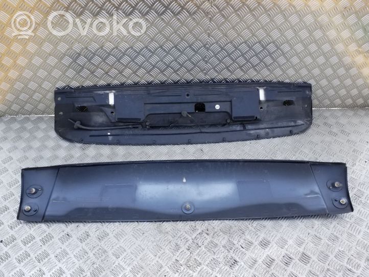 BMW X5 E53 Spoiler tylnej szyby klapy bagażnika 7025611