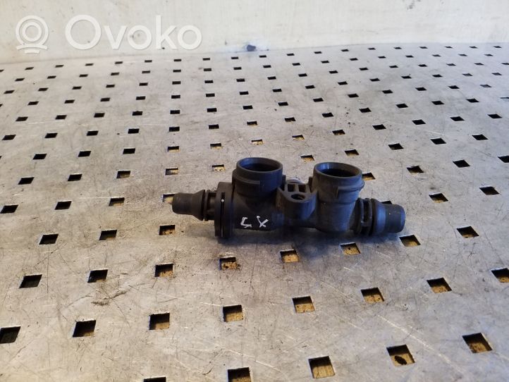 BMW X5 E53 Termostato/alloggiamento del termostato 143911502