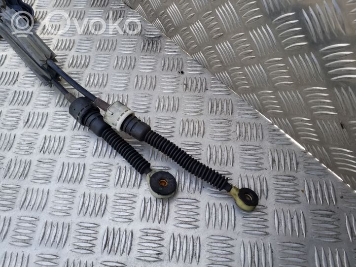 Renault Megane III Gear shift cable linkage 8200781046