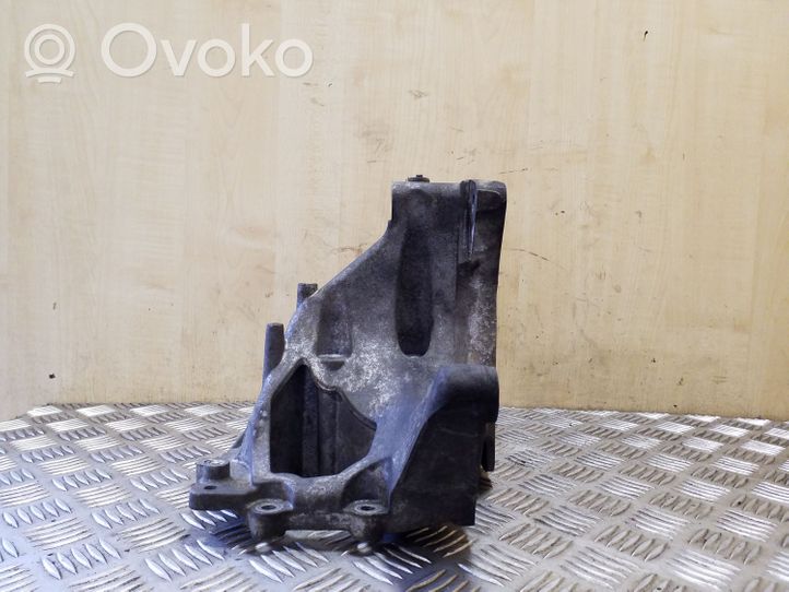 Opel Zafira C Fuel pump bracket 55574721