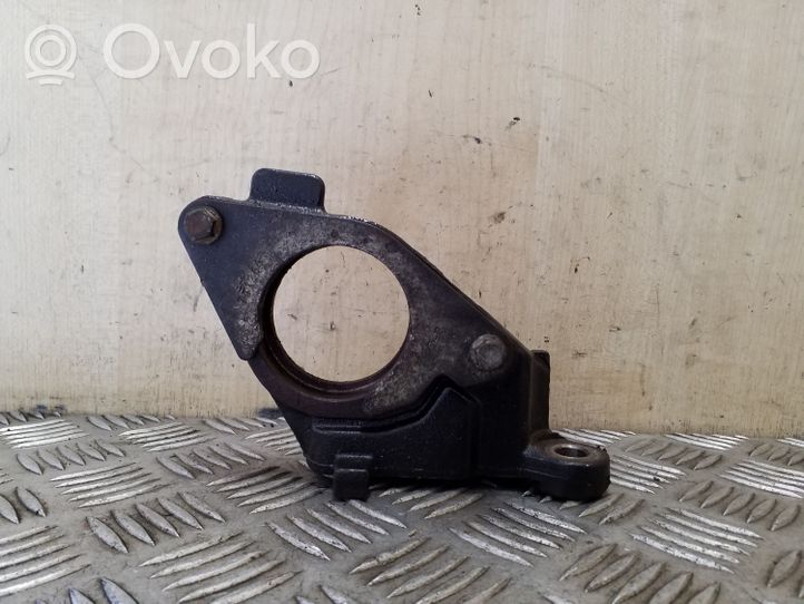 Opel Vivaro Vetoakselin tukilaakerin kiinnike 8200452283A