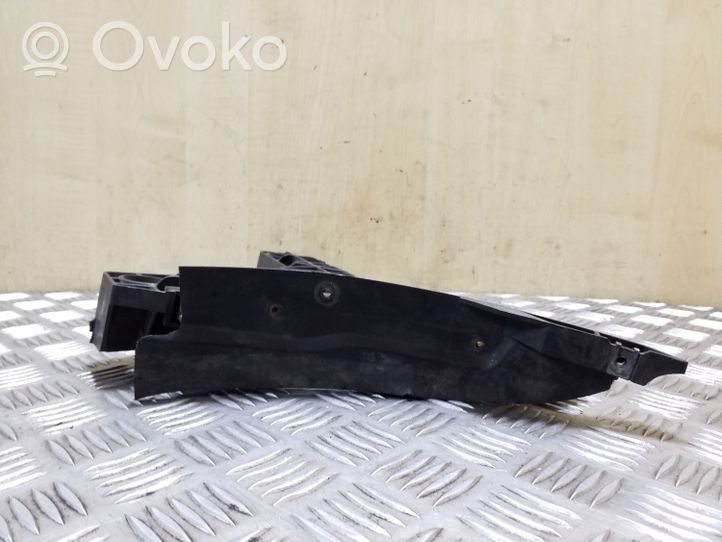 Audi A4 S4 B5 8D Staffa di rinforzo montaggio del paraurti posteriore 8D9807484AA