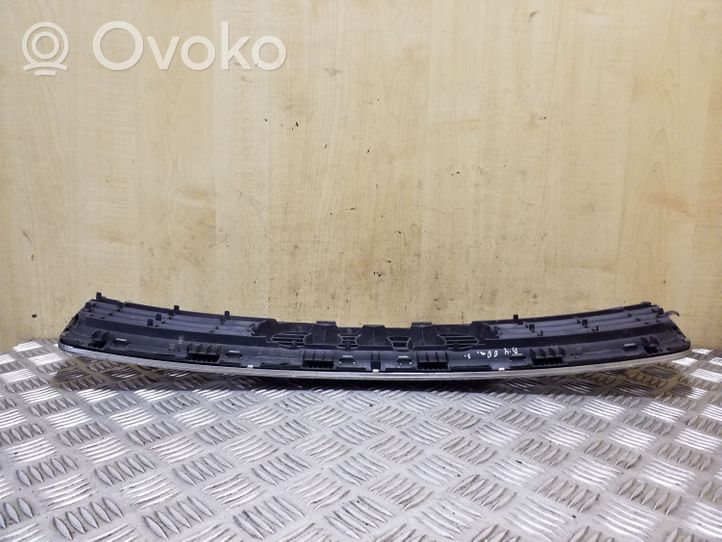 Audi A4 S4 B5 8D Maskownica / Grill / Atrapa górna chłodnicy 8D0853651R