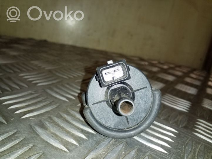 Audi A4 S4 B5 8D Vakuumo vožtuvas 058133459