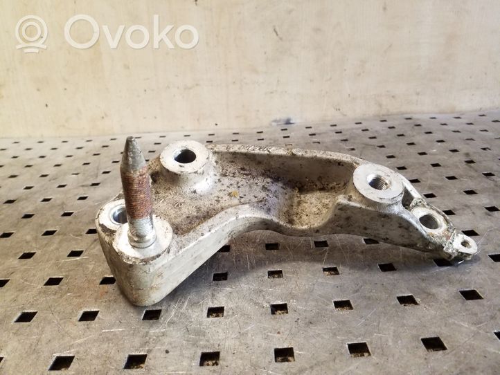 Honda CR-V Gearbox mounting bracket 