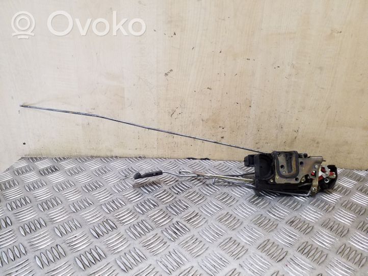 Opel Frontera B Front door lock 16637561