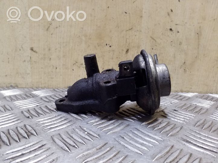 Toyota Avensis T220 EGR valve 1013970550