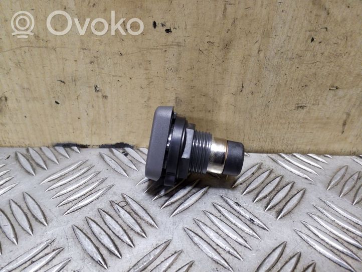 Volvo S60 12 V Socket (rear) 9452379