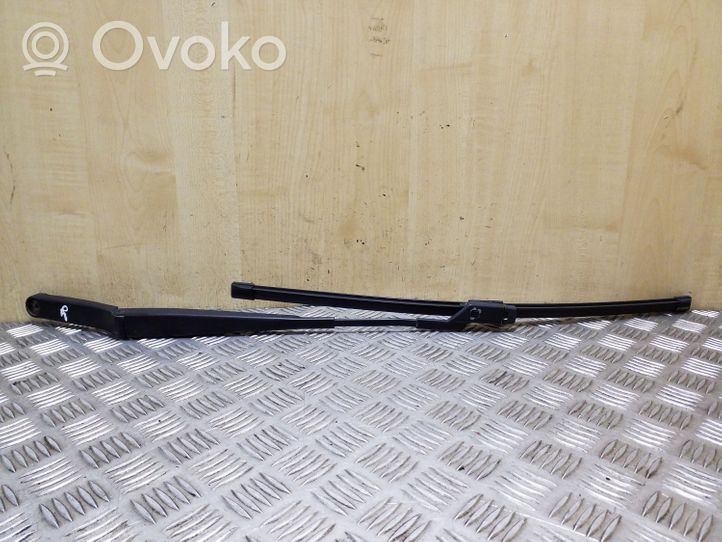 Volkswagen Golf VI Front wiper blade arm 1Q2955410