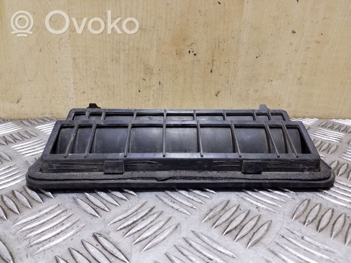 Mitsubishi Pajero Válvula de presión del panel lateral trasero 7835A012